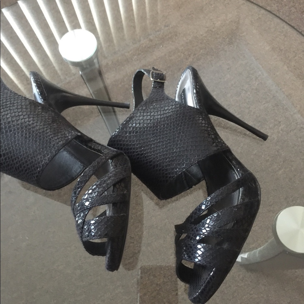 Shoes - Picture 3 of 4